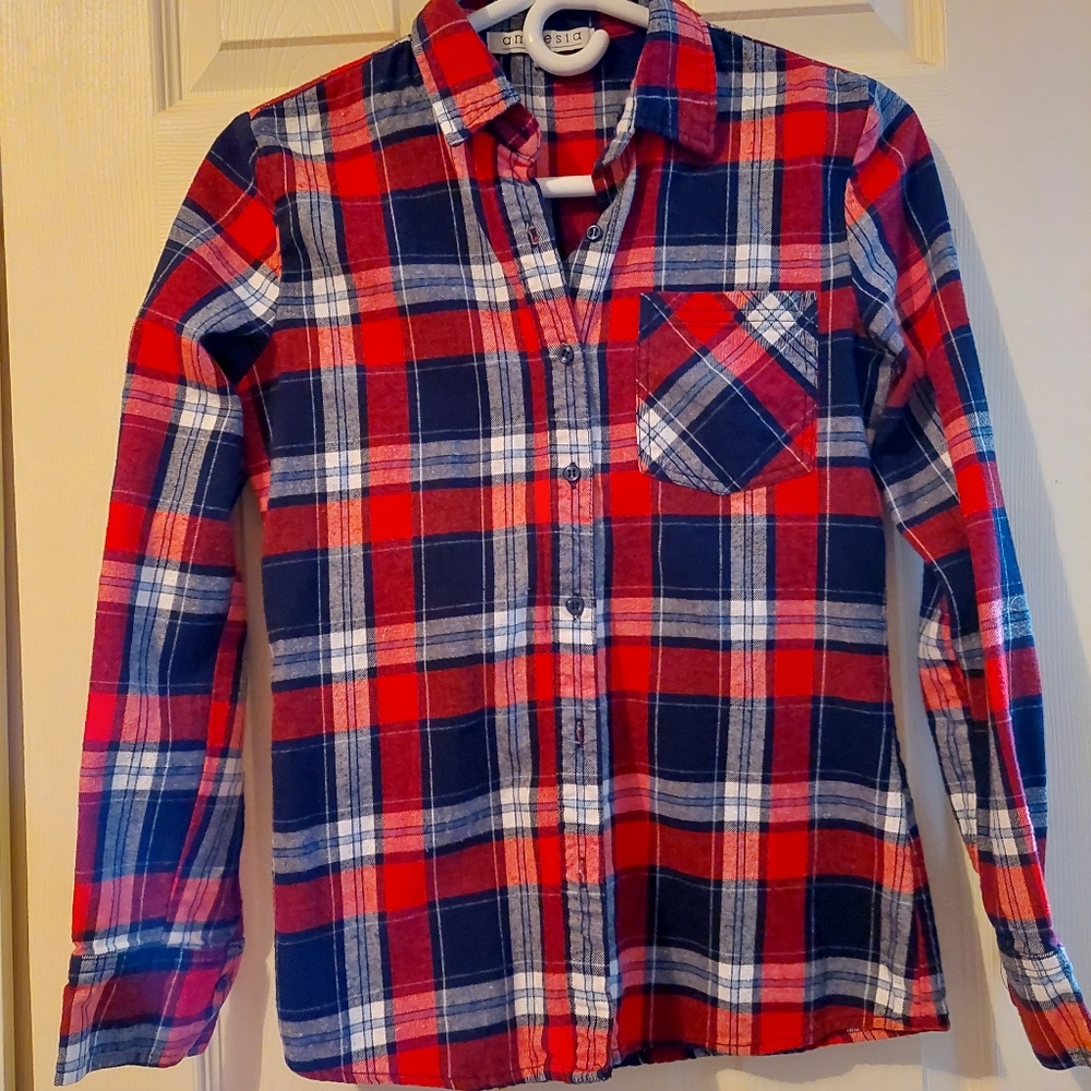 Woman's Plaid button down shirt Amnesia Small
